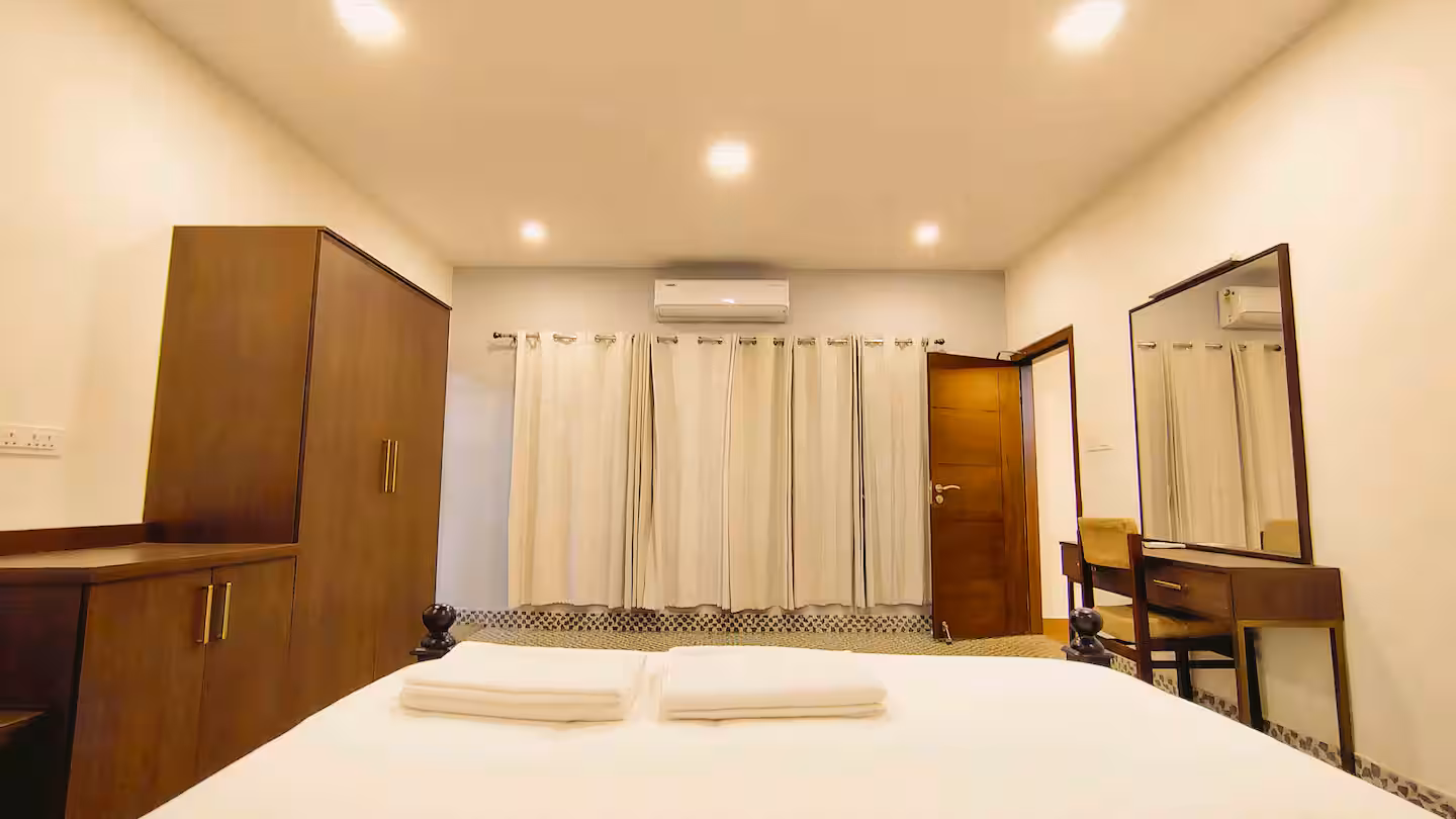 Family-friendly Bedroom 3 with a Queen bed and two extra floor mattresses